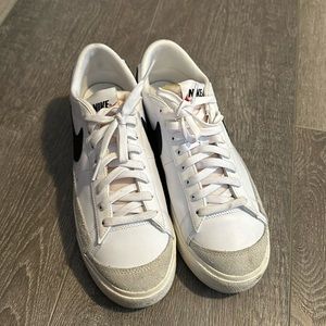 Nike Blazer Low Platform women’s size 9.5
